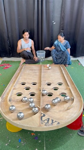 Mom vs son roll steel ball drop hole collect hole win chips game family game four five 39025#shorts