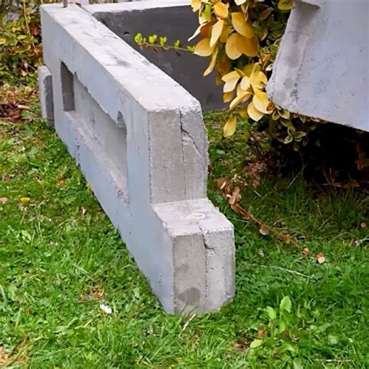 Elegant concrete boxes for your garden!