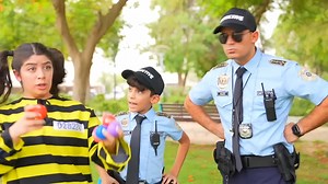 64K views · 646 reactions | Jason y Alex se convirtieron en policías para mantener el orden | Jason Vlogs en español | Facebook