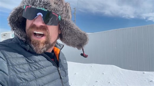 Snow drifts 4 feet high on Emerald Isle Beach, North Carolina after #bombcyclone. Locals say it’s the biggest snowstorm since 1989. They lost power last night around 3 am during peak winds but has since been restored. This looks like the ice age has arrived | Reed Timmer Extreme Meteorologist