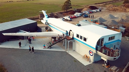 Boeing 727 'plane-house' open days take off