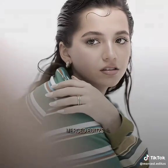 Edits de Isabela Merced: Creatividad y Estilo