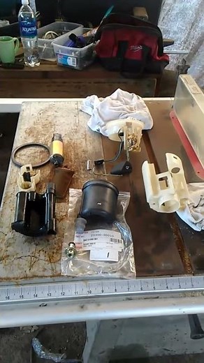 2000 Toyota Corolla fuel filter