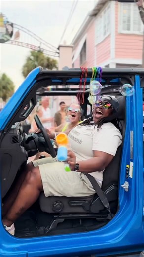 The Florida Keys on Instagram: "2025 was one for the books! And safe to say, there’s 𝘢𝘭𝘸𝘢𝘺𝘴 something happening in the Florida Keys. If your 2026 needs more color, music, and sunshine, you know where to find us."