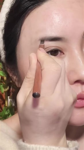 Eyebrows tutorial for beginners! #Makeup #makeuptutorial #tiktokmademebuyit #eyemakeup #eyebrowtutorial