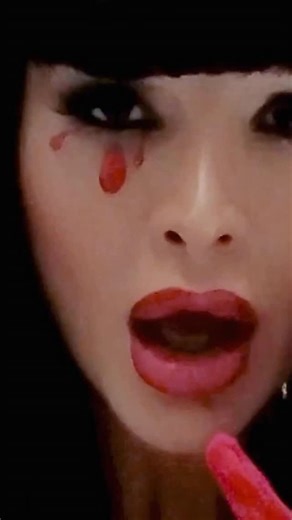 LocaMente | Productora de eventos y fantasía ✨ on Instagram: "El próximo 27 de marzo sobre el escenario del Palacio Vistalegre @yurena.official no estará sola, este gran concierto a toda su trayectoria lo compartirá con otros artistas ⭐ 🎤 Papa Topo, La Prohibida y con Le Cocó, Hornella Góngora, Megui Yeillow y Vania Vainilla. Un espectáculo que mezcla música, escenografía y momentos que emocionan. JUSTICIA en mayúsculas. ✨ Una noche única. ✨ Una artista que desafió a la industria . ✨ Un sueño q