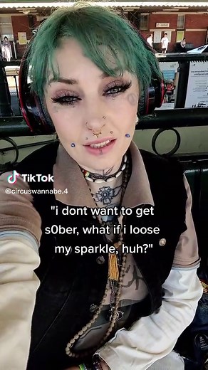 #greenscreenvideo reposting a new one coz i got bànned #addictionhumor #addicthumor #opiateaddictionawareness #fypシ#foru #harmreductionsaveslives #addiction #addicted #activeaddiction #addict #substanceabuser #substanceuse #substanceabuse #substanceabuseawareness #substanceusedisorder #substanceabuseproblem #addictionawareness #addictionrecovery #recoveringaddict #mentalillness #mentallyill #mentalillnessinnit