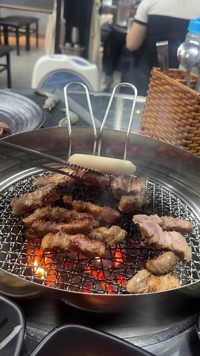 Mukbang Thịt Nướng: Khám Phá Ẩm Thực Hàn Quốc