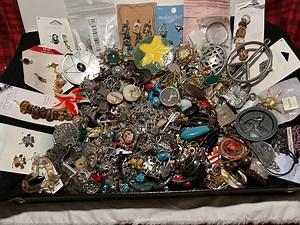 Huge 4 1/2 Lb Jewelry Lot Pendants and Mostly Charms - so Many! - Etsy
