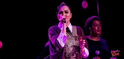 🚨La chantre simiane Tatu donne un avant goût au peuple ivoirien 🇨🇮🔥 « La Shekinah » live à la Télé D’ici sur nci_television 🇨🇮Les musiciens et la choriste ! Waoh 🔥Le concert de dimanche s’annonce très fort !Ne ratez pas, prenez vos billets 🎟️ Cliquez sur ce lien 🔗 pour suivre l’intégralité 👇🏽 https://youtu.be/gezeVttt00Q?si=z42p4cZ4Y92XF_ZD | International Revivalist