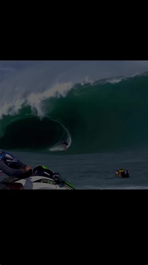 SURF IN BIG WAVES IS SO CRAZY 🤯😲 #surf #bigwaves #waves #surfing