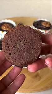 You won’t believe how moist, chocolatey, totally irresistible and wholesome these zucchini cupcakes are! 😍🧁 Made without refined sugar and enriched with healthy veggies (yes, zucchini sneaked right in!), they’re a delicious way to treat both kids and adults alike. 🍫💚 #ChocolateZucchiniCupcakes #HealthyDessert #NoRefinedSugar #WholesomeTreat #NaturalSweeteners #ZucchiniDessert #MoistCupcakes #CleanEatingDessert #WholeFoodBaking #GuiltFreeSweets #CupcakeRecipe #NutritiousBaking #OatFlour #Suga