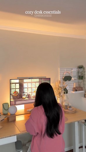 93K views · 901 reactions | Work from home Nurse 喙| Cozy Desk Set up | Cozy Desk Essentials ️☁️✨ #wfhnurse #nurse #remotenurse #wfhlife #wfhroutine #nurselife #nursesofinstagram #clinicalauditor #softnurse #lifeasanurse #comeworkwithme #cozydesk #cozyaesthetic | Cheska Suzaine | Facebook
