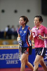 Han Ying threw everything at Yang Haeun five strong attacks in a row. Yang absorbed the pressure, turned defense into offense, and finished the point with a huge forehand into the body. An incredible rally from the 2014 Korea Open (Super). 💥 #ITTF #ITTFWorldTour #TableTennis #KoreaOpen2014 | International Table Tennis Federation
