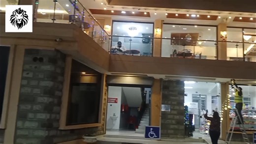 𝑰𝒕'𝒔 𝒓𝒖𝒔𝒉 𝒉𝒐𝒖𝒓 𝒃𝒖𝒕 𝒏𝒐𝒕𝒉𝒊𝒏𝒈 𝒎𝒐𝒗𝒆𝒔!" | Bigwigs E.T