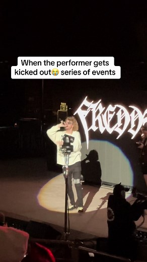 Someond tell me why @Yung Gravy 🍯 got booted outa Red Rocks 😂 #yunggravy#greydaytour#g59#rubydacherry#scrim#fy#fyp#redrocks#halloween#funny#denver#colorado#grey59