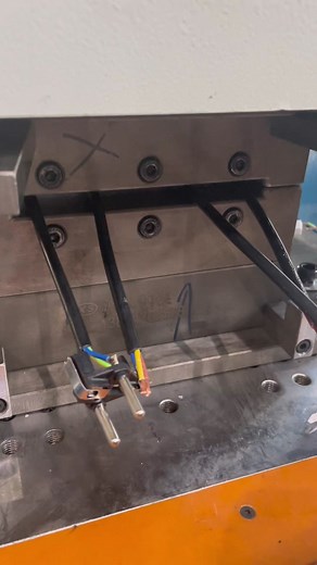 Advanced Vertical Injection Molding Techniques for Precision Manufacturing