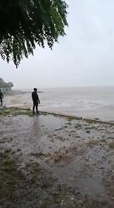 La Policia Marítima col·labora en el desallotjament del càmping Alfacs on les pluges intenses han ocasionat aquests desperfectes 👇👇 | Mossos d'Esquadra. Generalitat de Catalunya