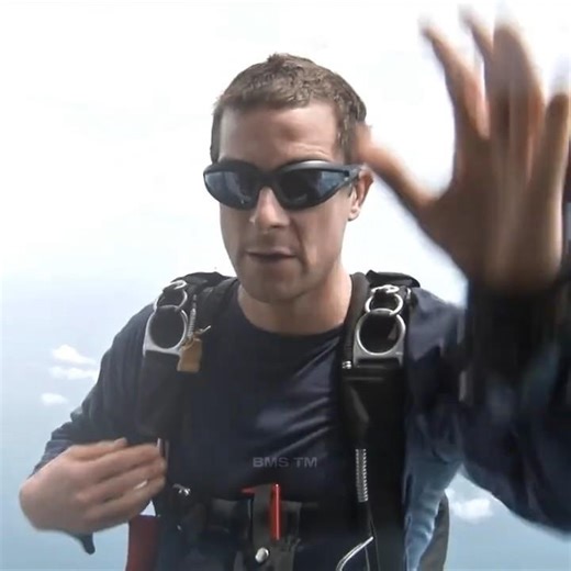 Man vs Wild ' Bear Grylls Edit | Aphex Twin - Pulsewidth (slowed to perf) #beargrylls #literallyme
