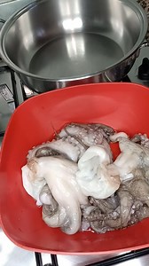 Polpetti alla diavola La ricetta 👇👇 https://blog.giallozafferano.it/cucinaepasticci/polipetti-diavola/ | Cucina e pasticci di Sabrina Costa