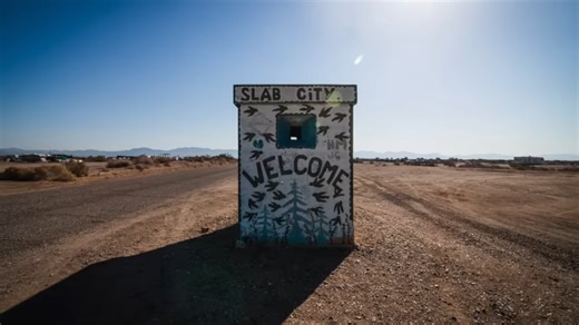 No police, no government - inside America’s lawless desert city