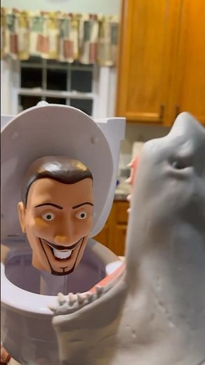SHARK PUPPET SKIBIDI TOILET JUMPSCARE