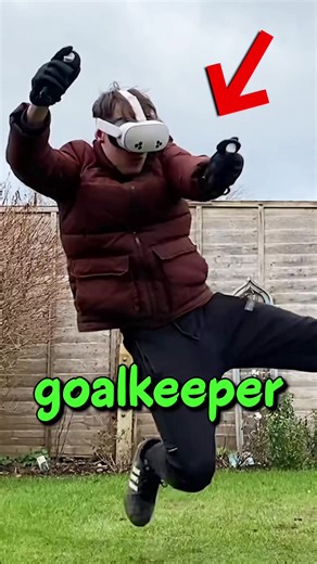 Goalkeeper VR Challenge with Pro Footballer Patrick Dorgu