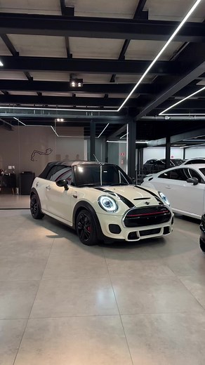 Mini Cooper JCW Cabrio 2020 com 27 mil km - R$240 mil