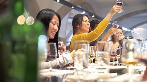 393K views · 146 shares | [CONTEST #4]: Wanna win 11 Days Best of Portugal trip for 2 with Trafalgar Travel? Watch the video and answer a question here for your chance! >> https://goo.gl/ol3qV9 Stay tuned as we share video #5 next Thu 2 Feb! #AFCxTrafalgar #BestofPortugalwithSarah #SimplyTrafalgar | Asian Food Network | Facebook