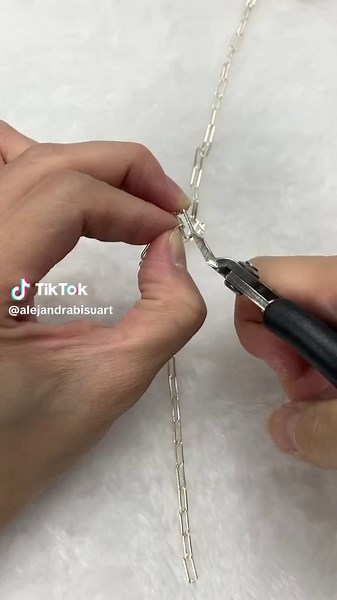 Designing Custom Jewelry: Tips for Personalized Necklaces