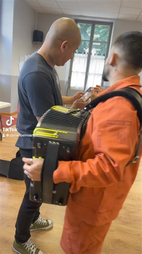 😂😂😂 | Chris Ribeiro artist