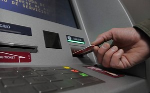 Bandă de români și italieni, furt de sute de mii de euro de la turiști