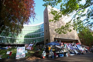Negotiations fail in Portland State library standoff’s 3rd day; campus to reopen Thursday