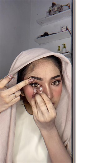 Membalas Makeup Tutorial dengan Warna Brown