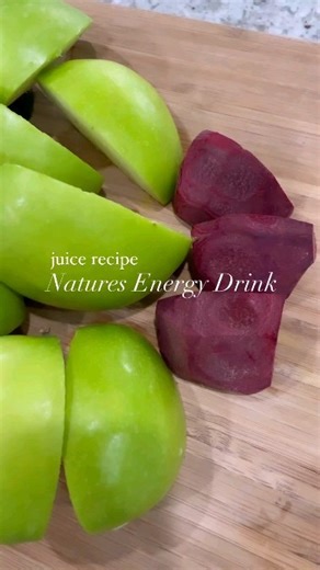 Nature’s Energy Drink ⚡️ This is one of my favorite juice recipes and can have many uses! You can use this as a pre workout juice, a morning juice to replace your coffee, and a juice to help get you through a long day. The naturally occurring nitrates in beets can improve the efficiency of your body’s energy-producing cells. Ingredients: • Juice Recipe for 32oz • 2 green apples • 3 celery stalks • 1 cucumber • 2 beetroots Join 21 Day Smoothie Diet Plan Challenge Check the link in our profile bio