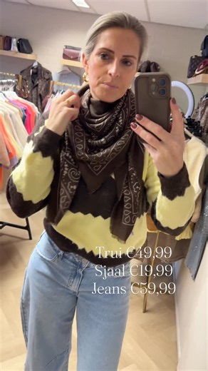 Never Not Shopping on Instagram: "Combineer deze sjaal lekker bij je outfit💕🫶🏻🤩. Zijn fijn voor binnen en buiten, heerlijk zacht €19,99. Trui is €49,99 one size kan tot en met 40 en de jeans is er vanaf XS t/m XL"