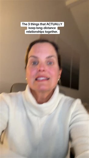 Embracing Joy Psychotherapy on Instagram: "Long-distance doesn’t fail because of miles — it fails because of emotional disconnection. Here’s what actually keeps it together ❤️‍🩹 More tools in my link in bio. #longdistance #longdistancerelationship #ldr #relationshiptips #therapistsoftiktok I"