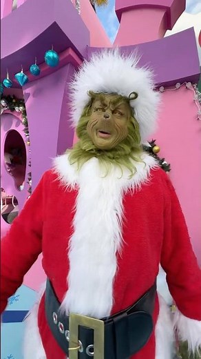 IS THE GRINCH A VILLAIN??? Grinchmas Meet & Greet at Universal Studios Hollywood