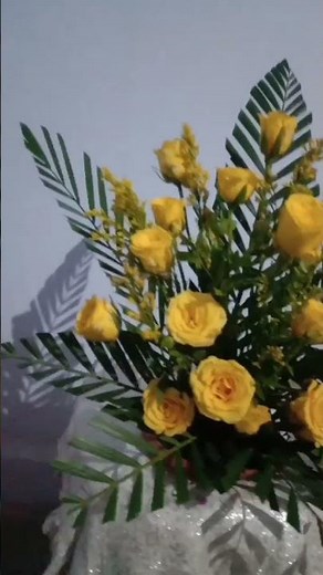 Easy rose arrangement #Simple Church Flower arrangement for altar #Flower arrangement ideas #diy