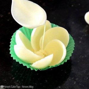 2.6M views · 1.2K reactions | How to make simple chocolate flowers Credit: Yeners Cake Tips - Yeners Way (goo.gl/w63TEF) | Canvas Arts | Facebook