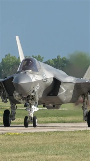 F-35 vs. Su-57: A Comprehensive Comparison