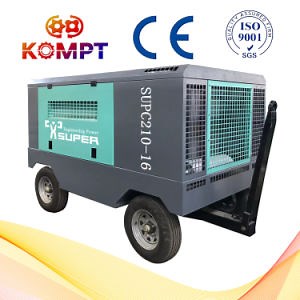 [Hot Item] 185 Cfm Small Rotary Diesel Screw Air Compressor with Wheels 7bar