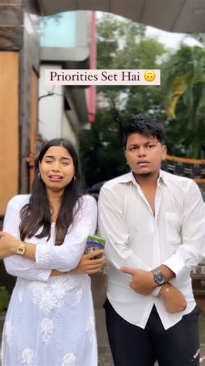 Vrushali Jawale on Instagram: "Fark hai fark hai . . Ft - @omkarb12_50 ♥️ . . . #funnyreels #funnyvideos #comedy #comedyvideos #snapstreak #snapchat #vinewali"