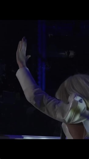 Lady Gaga performing Dope live at VEVOartRave 2013 #ladygaga #gaga #artpop #fyp