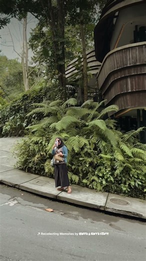 Hidden Gem Aesthetic Cafe di Ubud 😍 Adem, Asri & Arsitekturnya Cakep Banget! #shorts