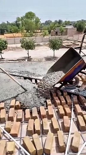Floor casting process with a mixture of brick and concrete