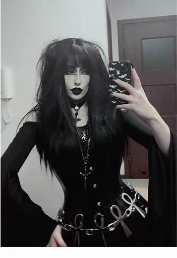 Plus Size Goth Models: Embracing Dark Elegance