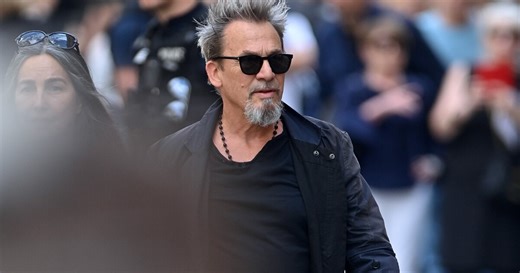 "L'immunothérapie n'a pas marché": le chanteur français Florent Pagny revient sur son traitement contre le cancer