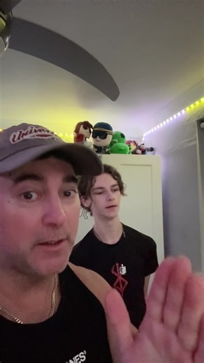 George's Quick Multitasking During an Important Call