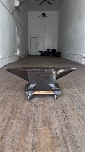 FOR SALE!!! $4/LB. rebound video of a massive 490 lb Sambre et Meuse anvil dated 1933. It's the largest Sambre I've had and has a face 7.5